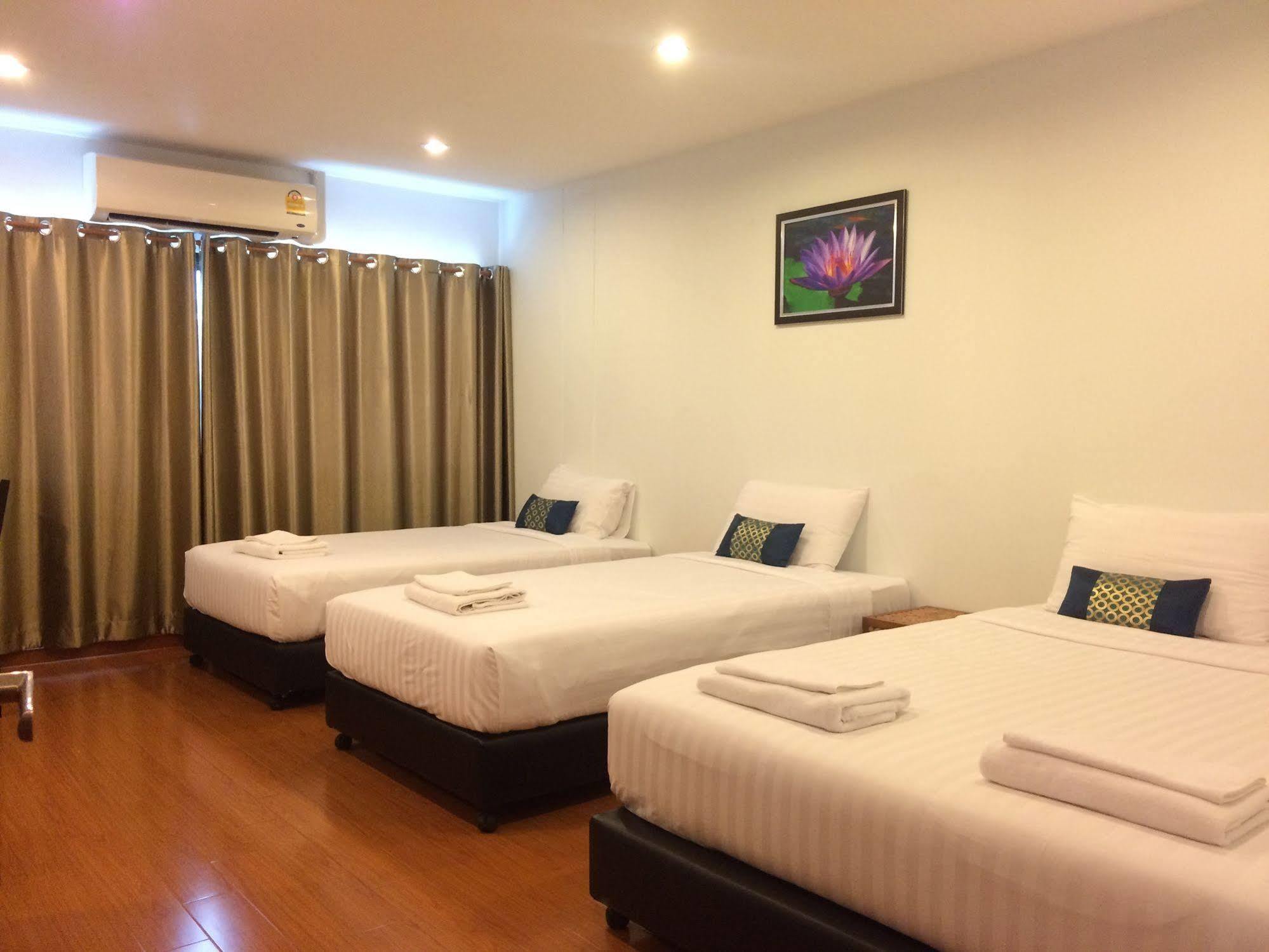 Double Dd House At Mrt Sutthisarn بانكوك المظهر الخارجي الصورة